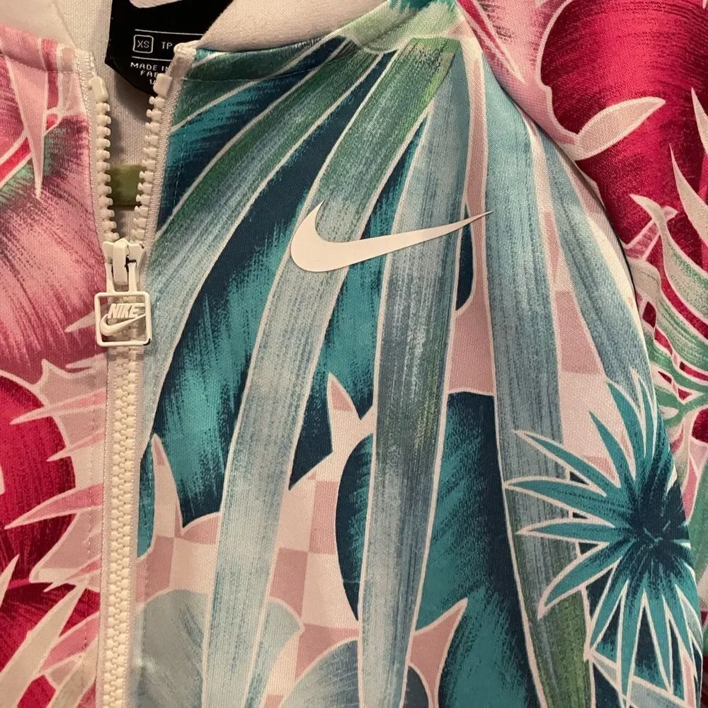 Nike Women’s Tropical Print Zip Up Jacket XS